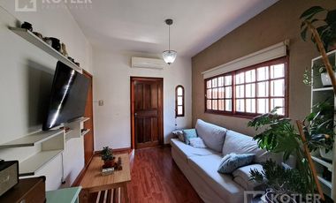 Hermosa Casa en José Mármol con 2 dormitorios con  quincho y pileta