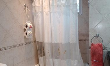 EXCELENTE CASA EN PB CON JARDIN Y ESPACIO GUARDA COCHE - PH