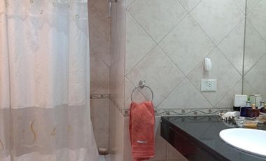 EXCELENTE CASA EN PB CON JARDIN Y ESPACIO GUARDA COCHE - PH