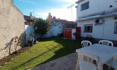 EXCELENTE CASA EN PB CON JARDIN Y ESPACIO GUARDA COCHE - PH