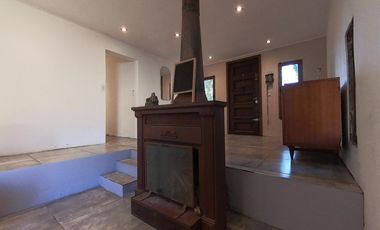 Casa 3 ambientes con parque Barrio El Tejado!