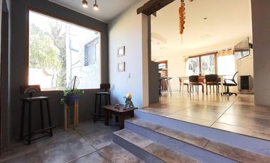 Casa 3 ambientes con parque Barrio El Tejado!