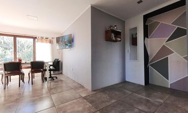 Casa 3 ambientes con parque Barrio El Tejado!