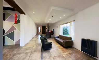 Casa 3 ambientes con parque Barrio El Tejado!