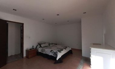 Casa 3 ambientes con parque Barrio El Tejado!