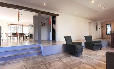 Casa 3 ambientes con parque Barrio El Tejado!