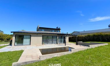 Venta - Casa 3 ambientes - Barrancas de San Benito