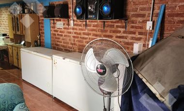 En venta, casa y local comercial, San Isidro, Rio Negro