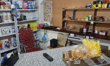 En venta, casa y local comercial, San Isidro, Rio Negro