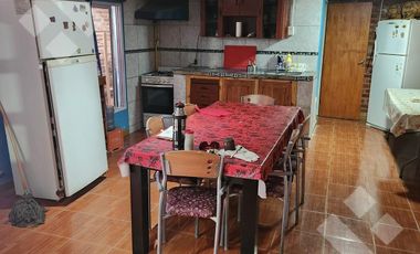 En venta, casa y local comercial, San Isidro, Rio Negro