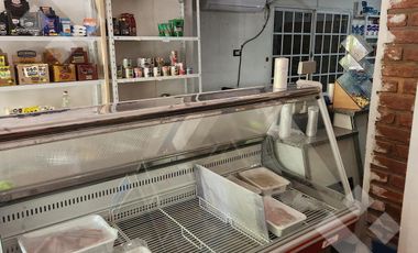 En venta, casa y local comercial, San Isidro, Rio Negro