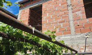 En venta, casa y local comercial, San Isidro, Rio Negro