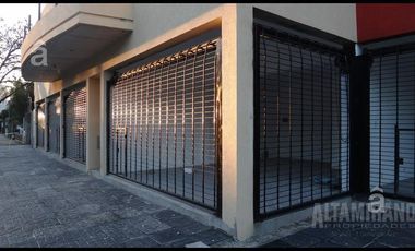 Local en Venta en Villa Ballester - Esquina - Frente a  Hospital Marengo