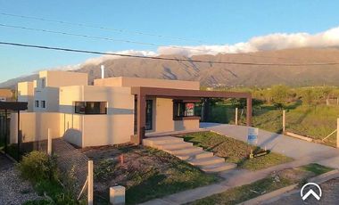 Casa 3 Dorm. A estrenar - La Arbolada, Villa de Merlo