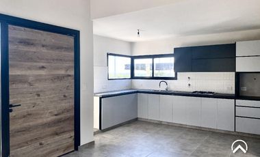 Casa 3 Dorm. A estrenar - La Arbolada, Villa de Merlo
