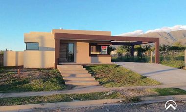 Casa 3 Dorm. A estrenar - La Arbolada, Villa de Merlo