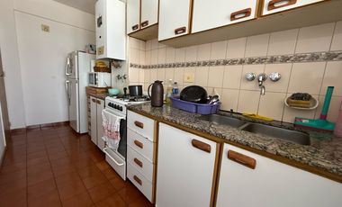 VENTA DEPARTAMENTO 1 DORMITORIO CON PARRILLERO EN ZONA RÍO