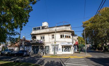 Casa en  esquina excelente ubicación