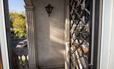 Casa en  esquina excelente ubicación