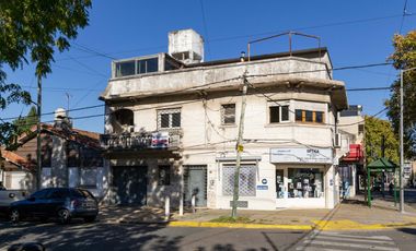 Casa en  esquina excelente ubicación