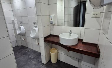 Alquiler Amplio Local amoblado en Temperley Este