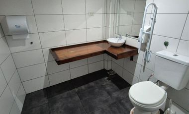 Alquiler Amplio Local amoblado en Temperley Este