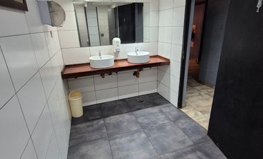 Alquiler Amplio Local amoblado en Temperley Este