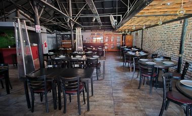 Alquiler Amplio Local amoblado en Temperley Este