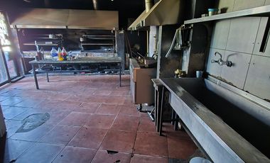 Alquiler Amplio Local amoblado en Temperley Este