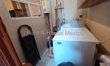 Casa en Venta en Paseos del Bosque, Cuautitlan Izcalli JL 26-1933.