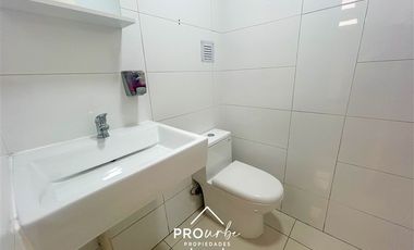 Oficina en Arriendo en Alameda a la altura de torre Entel entre San Martin y Tucapel Jiménez