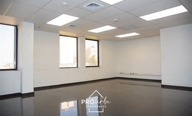 Oficina en Arriendo en Alameda a la altura de torre Entel entre San Martin y Tucapel Jiménez
