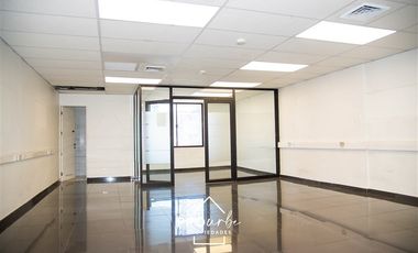 Oficina en Arriendo en Alameda a la altura de torre Entel entre San Martin y Tucapel Jiménez