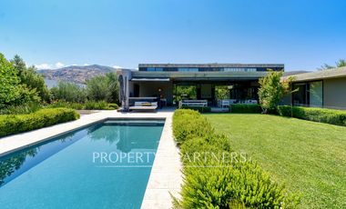 Las Brisas, Casa moderna, impecable, con jardín bien formado