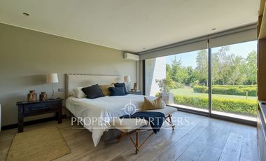 Las Brisas, Casa moderna, impecable, con jardín bien formado