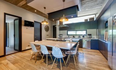 Las Brisas, Casa moderna, impecable, con jardín bien formado