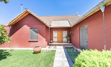 Funcional Casa en Condominio con Excelente Conectividad