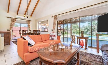 Funcional Casa en Condominio con Excelente Conectividad