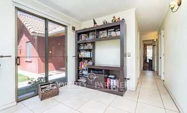 Funcional Casa en Condominio con Excelente Conectividad