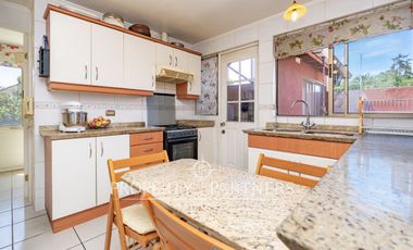 Funcional Casa en Condominio con Excelente Conectividad