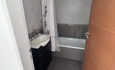 2 AMBIENTES AMPLIOS COCINA SEPARADA CON COCHERA