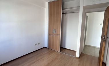 2 AMBIENTES AMPLIOS COCINA SEPARADA CON COCHERA