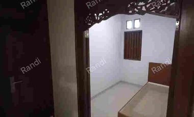 JUAL RUMAH KOMPLEK DI JATIWARINGIN 1,9 M BEBAS BANJIR FULL FURNISHED