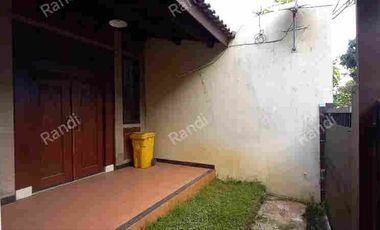 JUAL RUMAH KOMPLEK DI JATIWARINGIN 1,9 M BEBAS BANJIR FULL FURNISHED