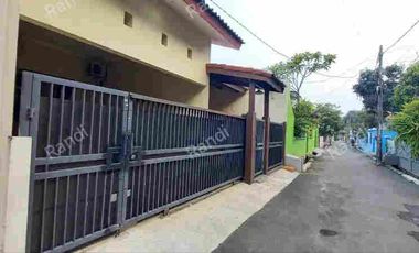 JUAL RUMAH KOMPLEK DI JATIWARINGIN 1,9 M BEBAS BANJIR FULL FURNISHED