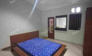 JUAL RUMAH KOMPLEK DI JATIWARINGIN 1,9 M BEBAS BANJIR FULL FURNISHED