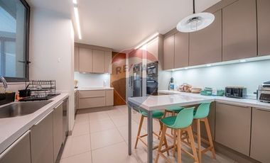DEPARTAMENTO EN VENTA LA DEHESA  3D 3B + SERVICIO
