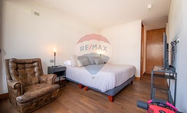 DEPARTAMENTO EN VENTA LA DEHESA  3D 3B + SERVICIO