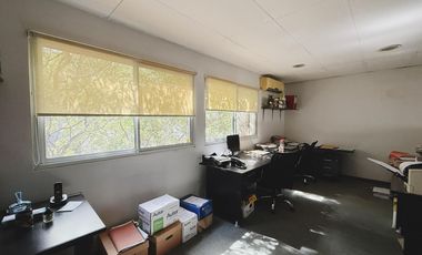 Oficina en planta alta
