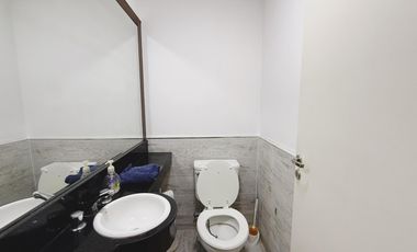 Oficina en planta alta